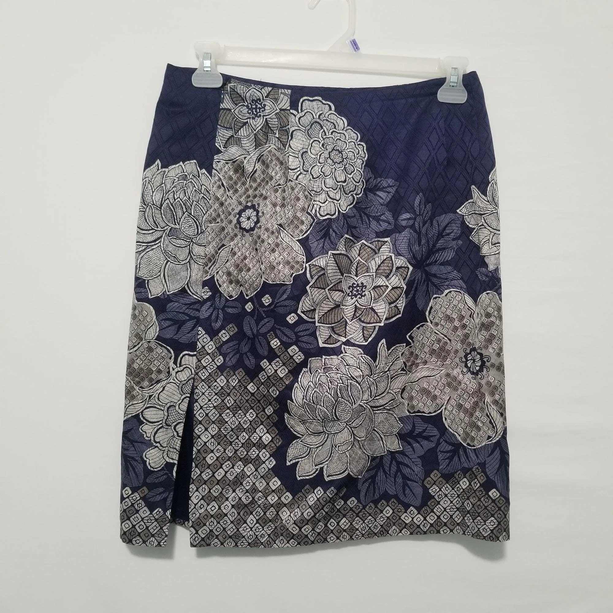 00's Shiny Blue Silky Floral Knee Length Skirt by Talbots