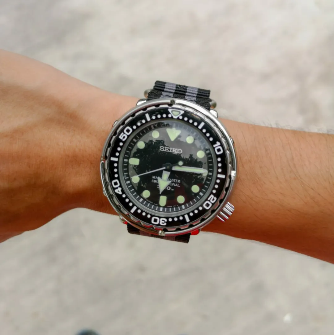 Heavy Duty Zulu Strap in Black Grey (James Bond)