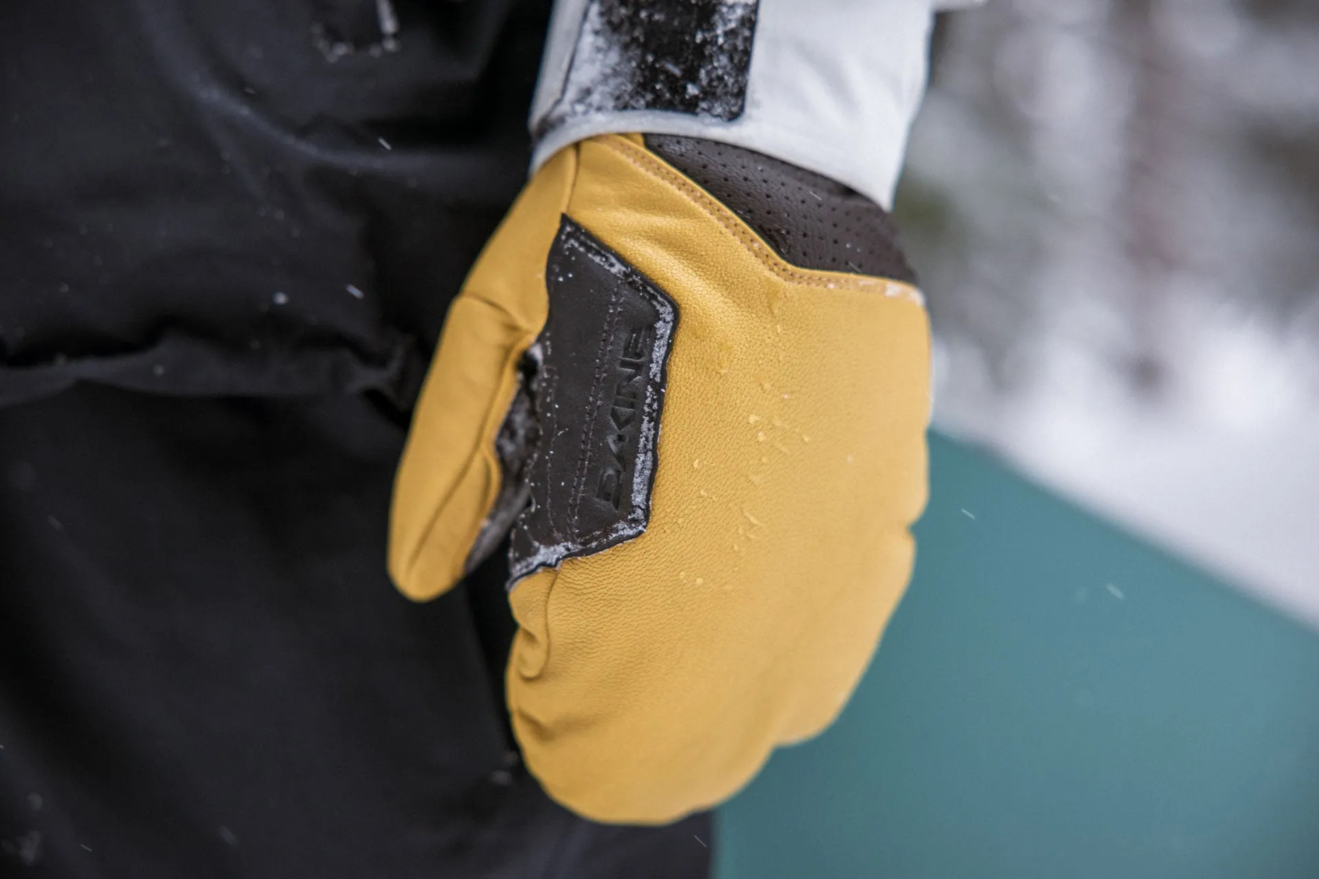 GORE-TEX Kodiak Mitt for Ultimate Waterproof Protection