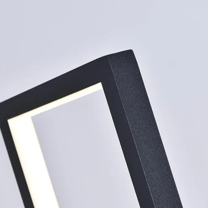 Luminaire Black Floor Lamp